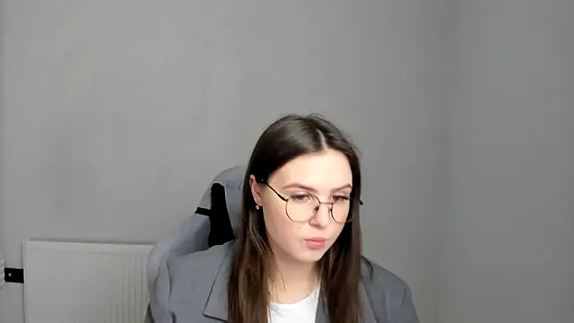 Regina cute  online show from May 2026 06:28:02 AM