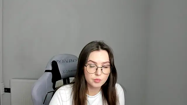 Regina cute  online show from May 2026 11:25:02 AM