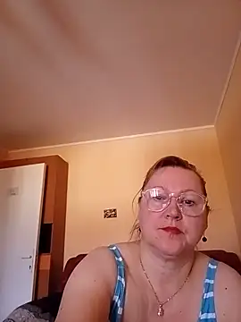Snapshot of I_amVeronicle chatting on June 2026 05:19:01 AM I amVeronicle online show from June 2026 05:19:01 AM