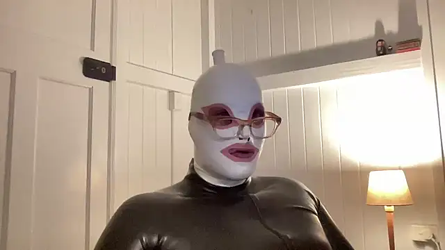 Paramariborubber online show from April 2026 12:07:02 PM