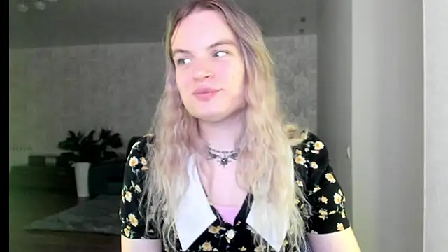 milliKira006 online show from May 2026 07:35:01 PM