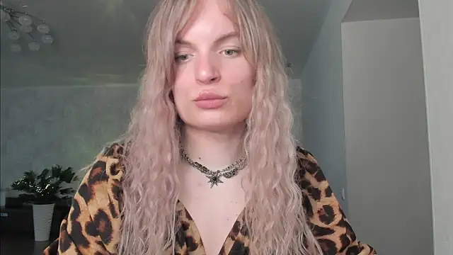 milliKira006 online show from April 2026 03:13:01 PM