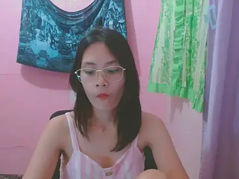 Snapshot of Sweetsexylady19 chatting on July 2026 06:35:02 AM Sweetsexylady19 online show from July 2026 06:35:02 AM
