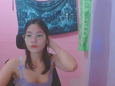 Snapshot of Sweetsexylady19 chatting on July 2026 06:15:01 AM Sweetsexylady19 online show from July 2026 06:15:01 AM