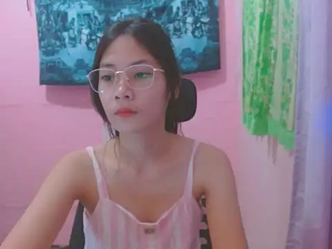 Snapshot of Sweetsexylady19 chatting on June 2026 05:45:01 AM Sweetsexylady19 online show from June 2026 05:45:01 AM