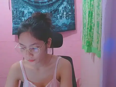 Snapshot of Sweetsexylady19 chatting on July 2026 06:47:02 AM Sweetsexylady19 online show from July 2026 06:47:02 AM