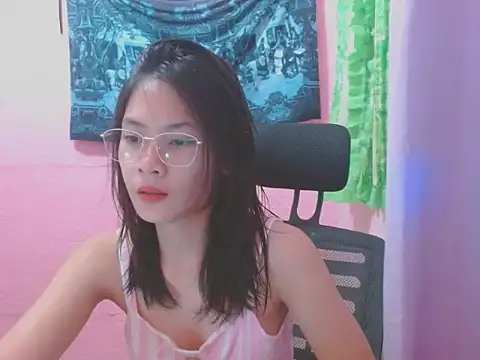 Snapshot of Sweetsexylady19 chatting on July 2026 04:32:02 AM Sweetsexylady19 online show from July 2026 04:32:02 AM