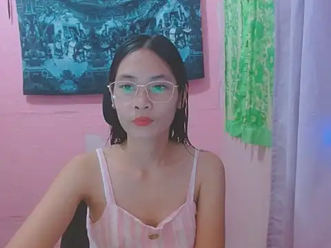 Snapshot of Sweetsexylady19 chatting on June 2026 05:51:01 AM Sweetsexylady19 online show from June 2026 05:51:01 AM