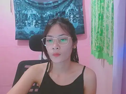 Snapshot of Sweetsexylady19 chatting on June 2026 05:48:01 AM Sweetsexylady19 online show from June 2026 05:48:01 AM