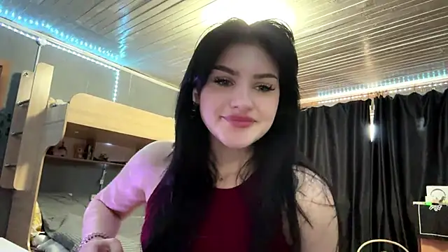 SallieStrahin online show from April 2026 02:02:01 PM