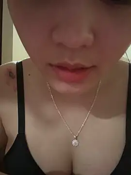Snapshot of Yumiara chatting on May 2026 03:19:01 PM Yumiara online show from May 2026 03:19:01 PM