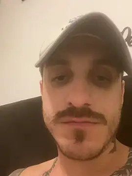 john carioca18 online show from April 2026 04:31:01 PM