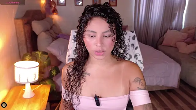 Snapshot of Marivimichel_s chatting on June 2026 04:41:01 PM Marivimichel s online show from June 2026 04:41:01 PM