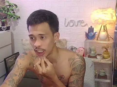 marlonmoreno01 online show from April 2026 02:23:02 PM