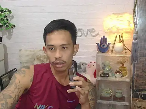 marlonmoreno01 online show from April 2026 04:20:01 PM