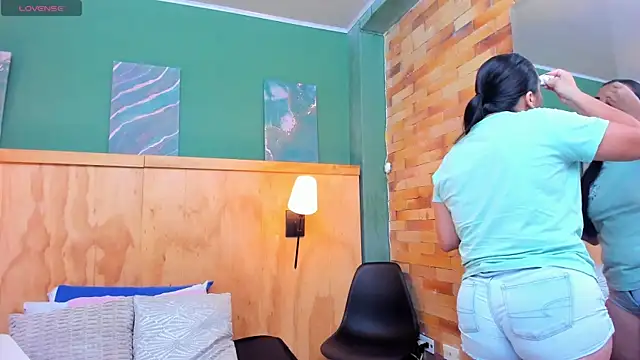 megansumer online show from April 2026 12:12:01 PM