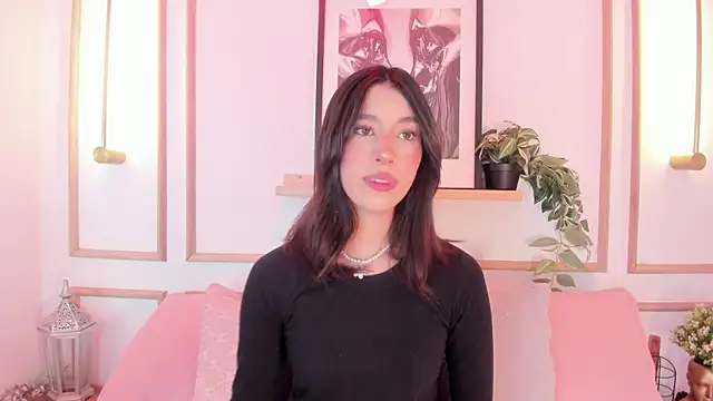 Snapshot of Nanami_ chatting on July 2026 01:07:01 PM Nanami online show from July 2026 01:07:01 PM