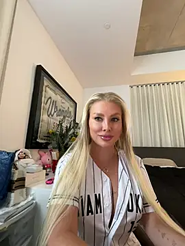 Karen Luxe online show from May 2026 06:01:01 PM
