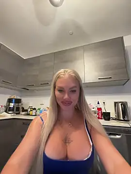 Karen Luxe online show from May 2026 03:24:01 AM