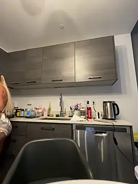 Karen Luxe online show from May 2026 11:45:01 PM