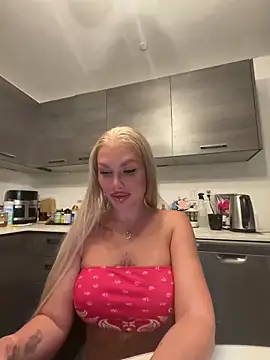 Karen Luxe online show from June 2026 01:49:02 AM