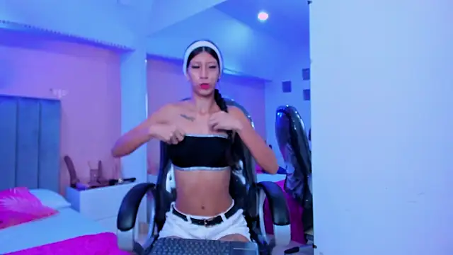 ARIANA CRI-X online show from June 2026 01:06:01 PM