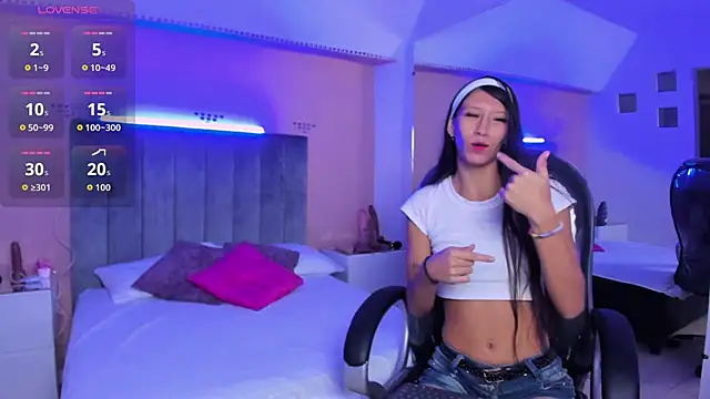 ARIANA CRI-X online show from June 2026 01:11:01 PM