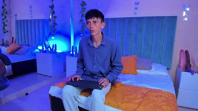 ARIANA CRI-X online show from April 2026 12:30:01 PM