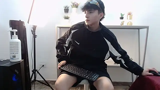 LunayDream online show from May 2026 12:02:02 PM