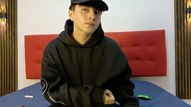 LunayDream online show from April 2026 11:14:01 AM