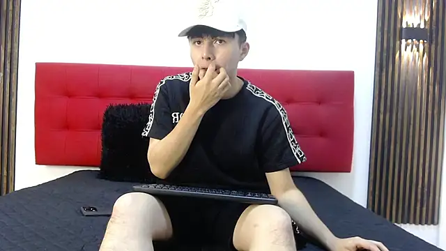 LunayDream online show from April 2026 11:17:02 AM