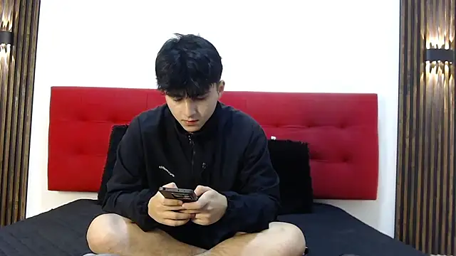 LunayDream online show from April 2026 11:33:01 AM