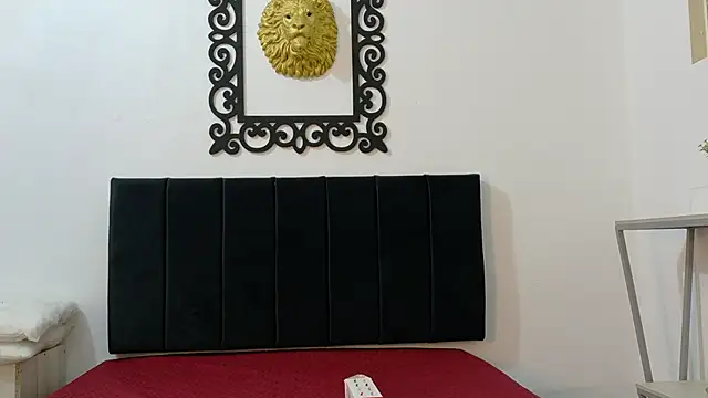 Snapshot of LunayDream chatting on June 2026 11:33:02 AM LunayDream online show from June 2026 11:33:02 AM