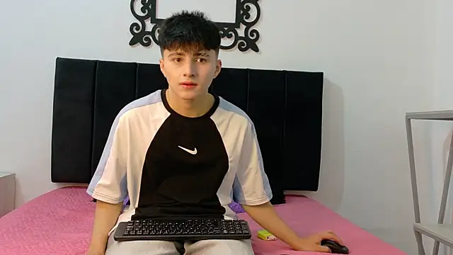 Snapshot of LunayDream chatting on July 2026 11:39:01 AM LunayDream online show from July 2026 11:39:01 AM