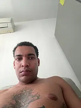 Snapshot of Hellmane chatting on April 2026 08:00:02 PM Hellmane online show from April 2026 08:00:02 PM