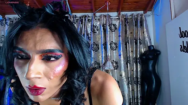 Snapshot of Hecate_doll chatting on June 2026 05:43:01 PM Hecate doll online show from June 2026 05:43:01 PM