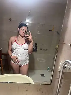 kitty cutess online show from May 2026 10:46:01 PM