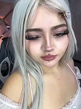 Snapshot of lya_nekko_ chatting on June 2026 04:12:02 AM lya nekko online show from June 2026 04:12:02 AM