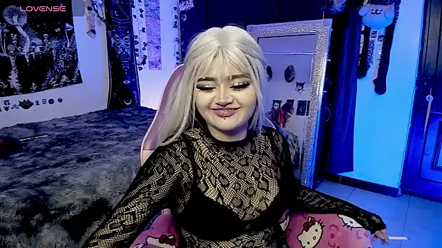 Snapshot of lya_nekko_ chatting on June 2026 02:12:02 AM lya nekko online show from June 2026 02:12:02 AM