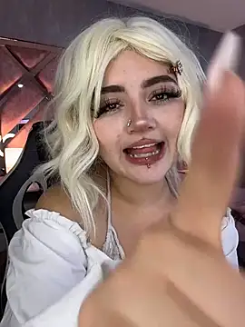 Snapshot of lya_nekko_ chatting on June 2026 04:10:02 AM lya nekko online show from June 2026 04:10:02 AM