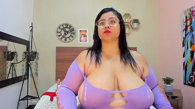 MillaGrey online show from May 2026 12:23:02 PM