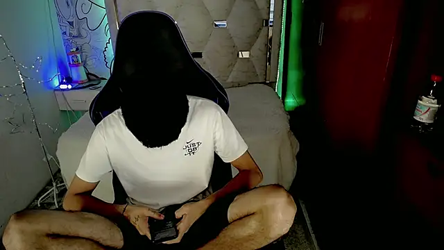 AAA WHITE online show from April 2026 04:30:02 AM