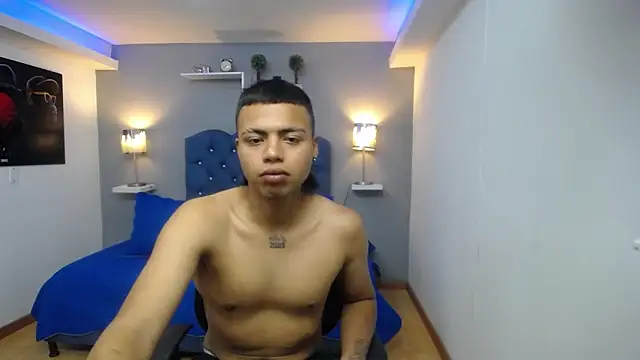 jacke stonne  online show from April 2026 01:24:01 PM