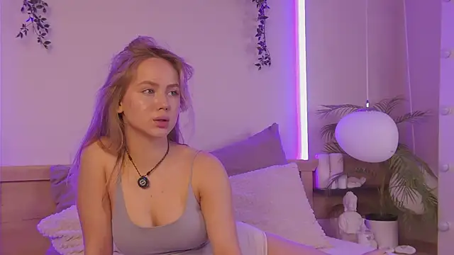 Emi Sterling online show from May 2026 12:00:02 PM