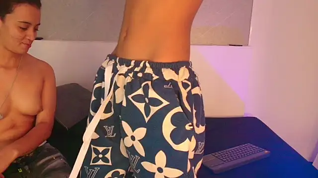 Jhon and Karol online show from June 2026 04:43:02 AM