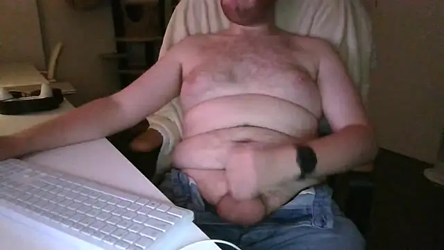 richard9718 online show from May 2026 11:58:02 PM