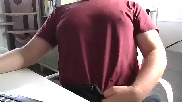 richard9718 online show from May 2026 04:00:02 PM