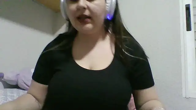 SmokeyAnne online show from April 2026 08:26:01 PM