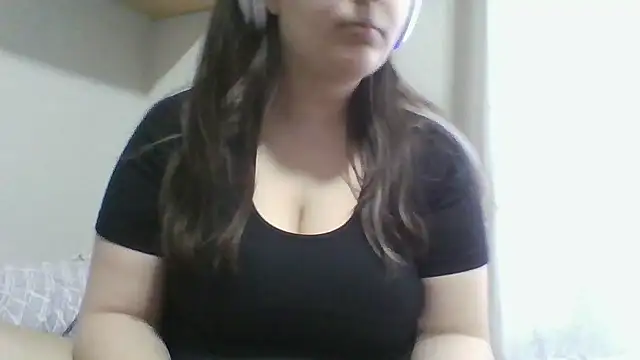 SmokeyAnne online show from April 2026 05:36:02 PM