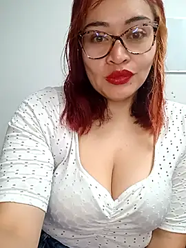 Snapshot of Amaranta-Luque chatting on May 2026 07:19:01 PM Amaranta-Luque online show from May 2026 07:19:01 PM